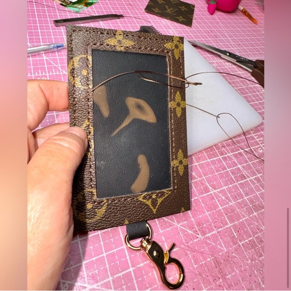 🤎🩷 LV Monogram Custom Lanyard ID Holder handmade - Picture 13 of 13